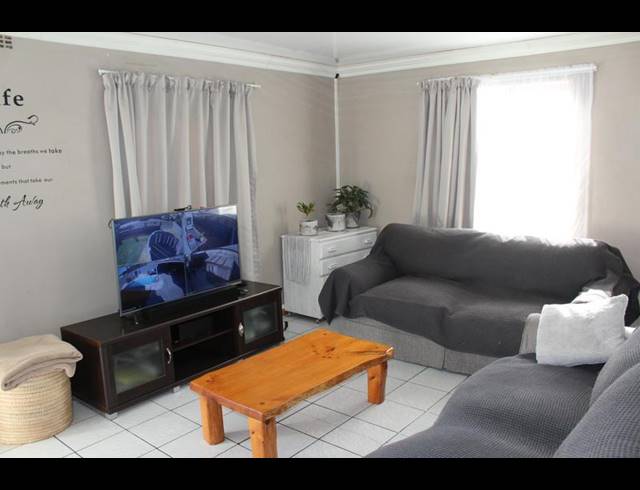3 BEDROOM HOUSE FOR SALE IN TOWNSEND ESTATE